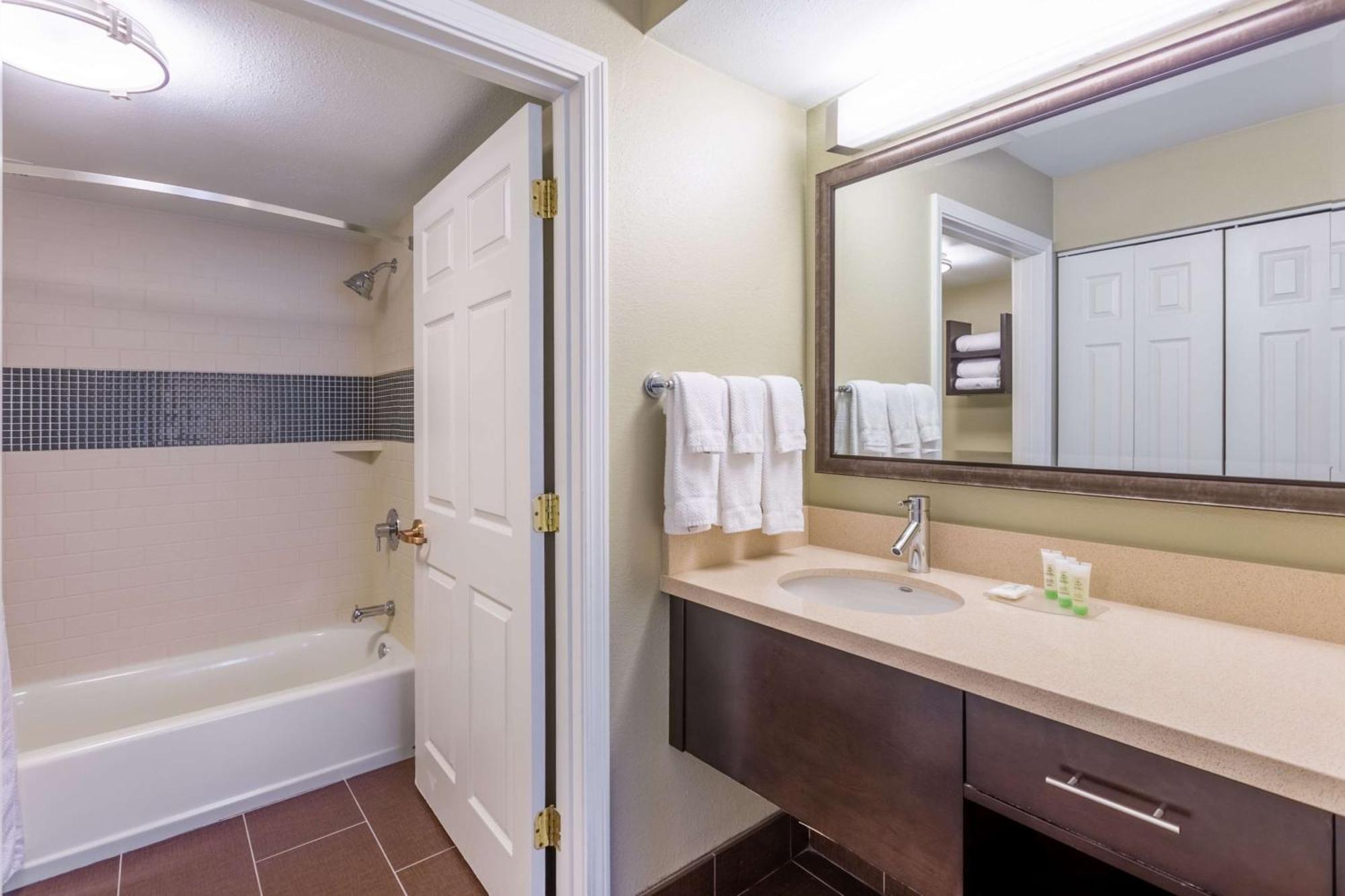 Queen Studio Suite Hearing Accessible