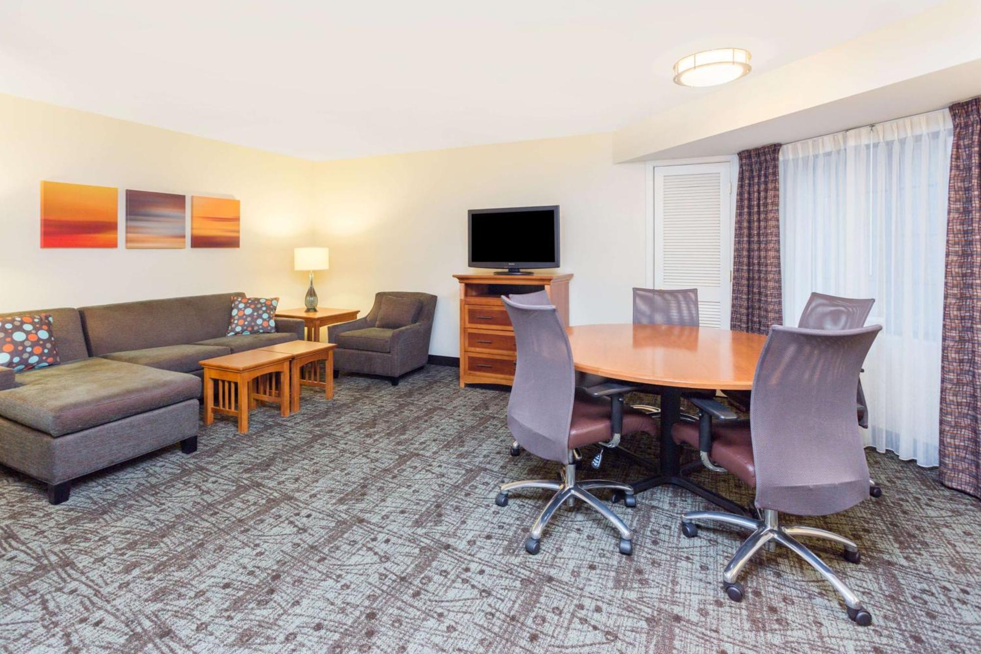 Queen Studio Suite Hearing Accessible