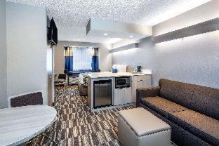 Queen Studio Suite Non-Smoking