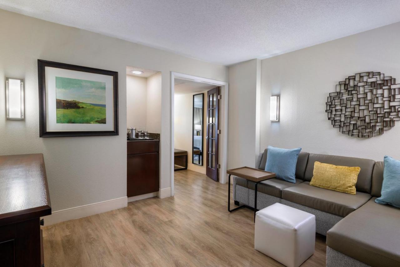 1 Bedroom Suite 1 King