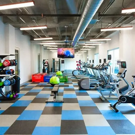 Stylish City Living Apartments With Free Parking In Midtown Atlanta-3