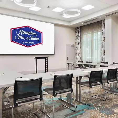 Hampton Inn & Suites Atlanta Buckhead Place-3